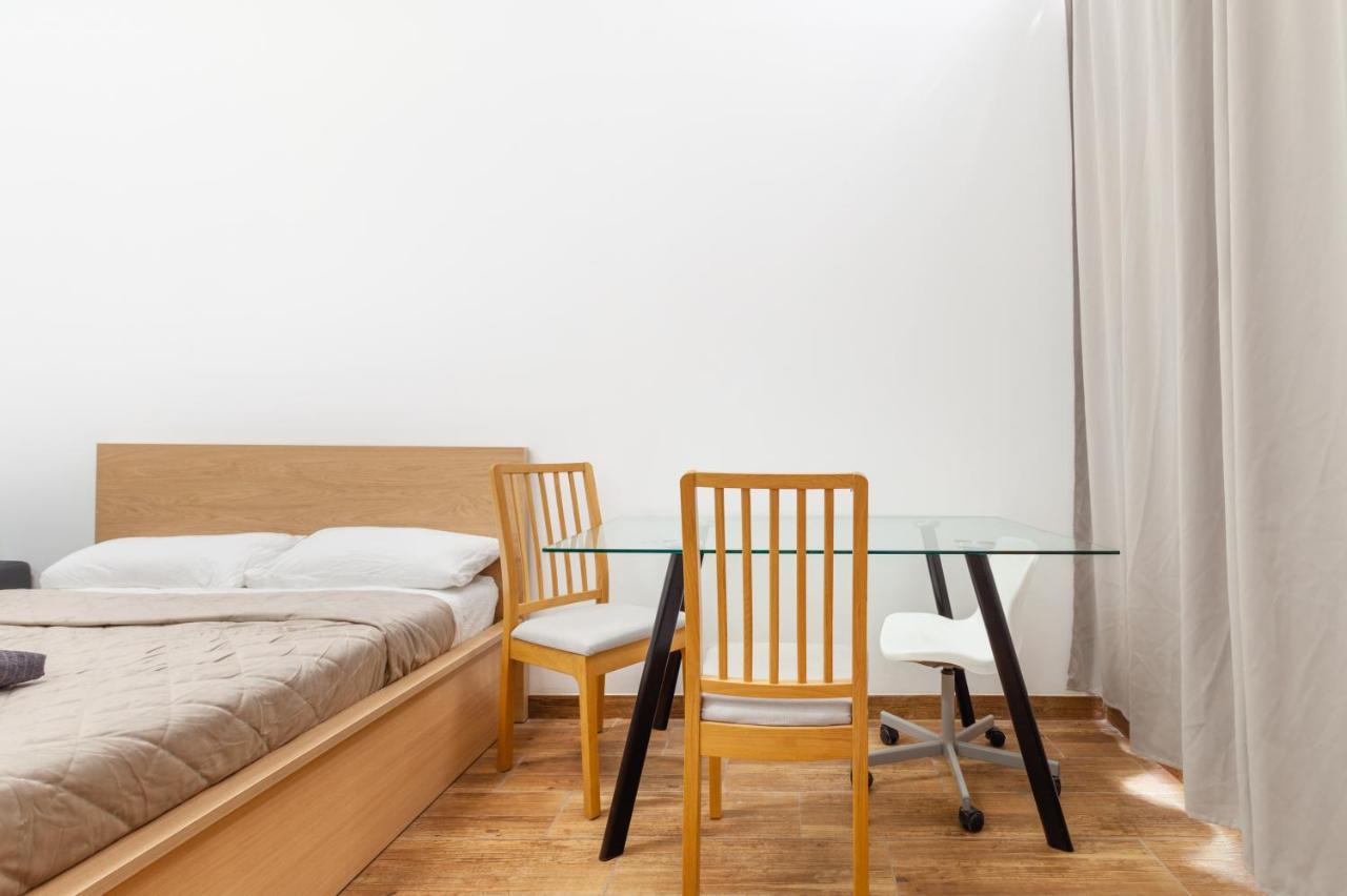 Aparthotel Camp Nou & Fira Business Lofts L'Hospitalet de Llobregat Exterior foto