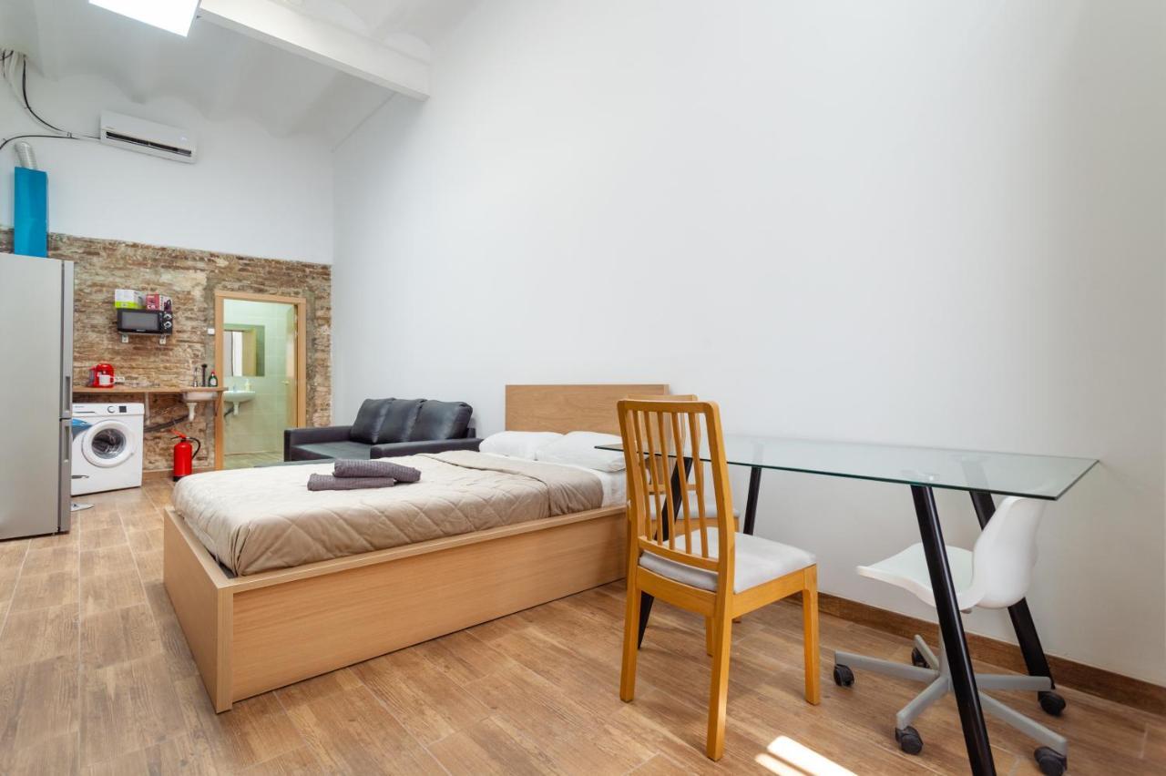 Aparthotel Camp Nou & Fira Business Lofts L'Hospitalet de Llobregat Exterior foto