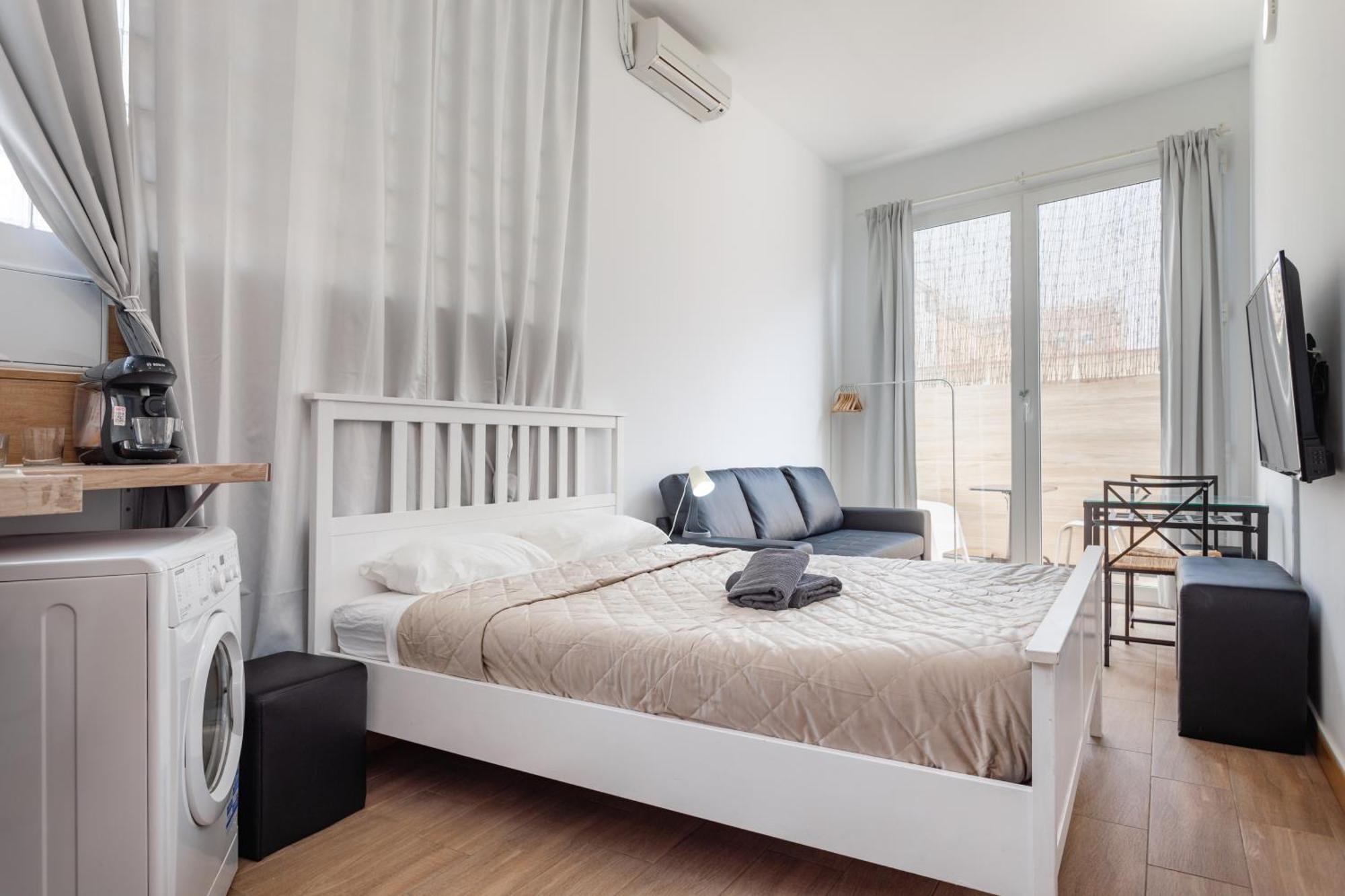 Aparthotel Camp Nou & Fira Business Lofts L'Hospitalet de Llobregat Exterior foto